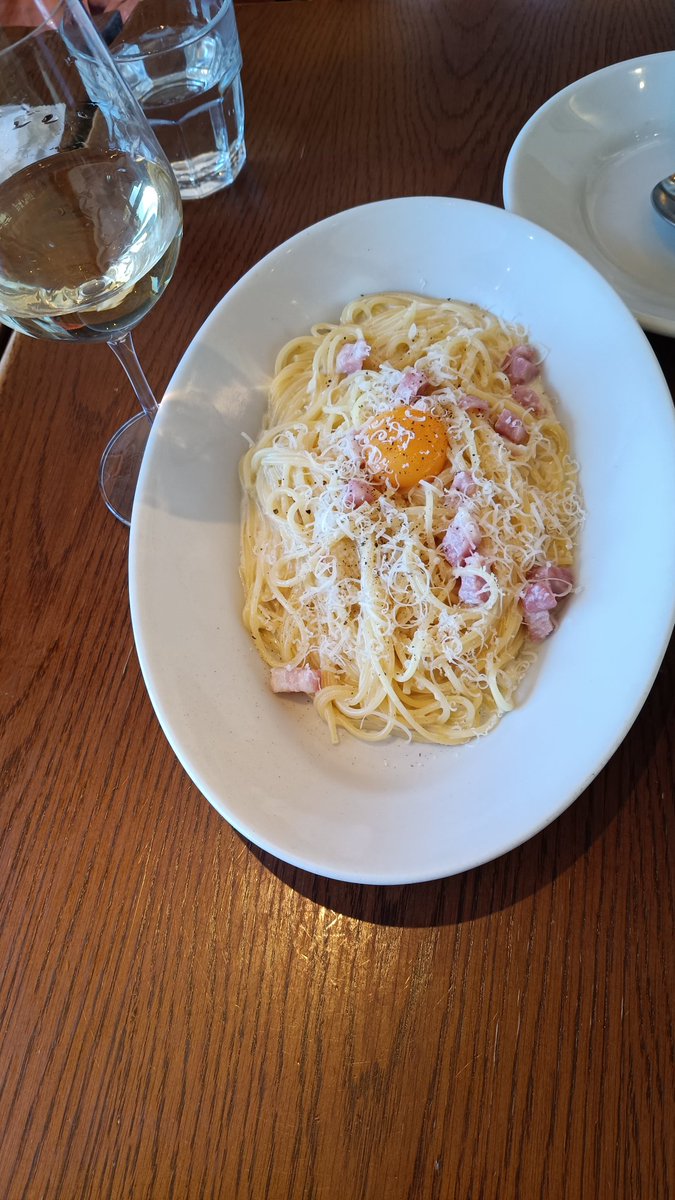 こみや tweet media