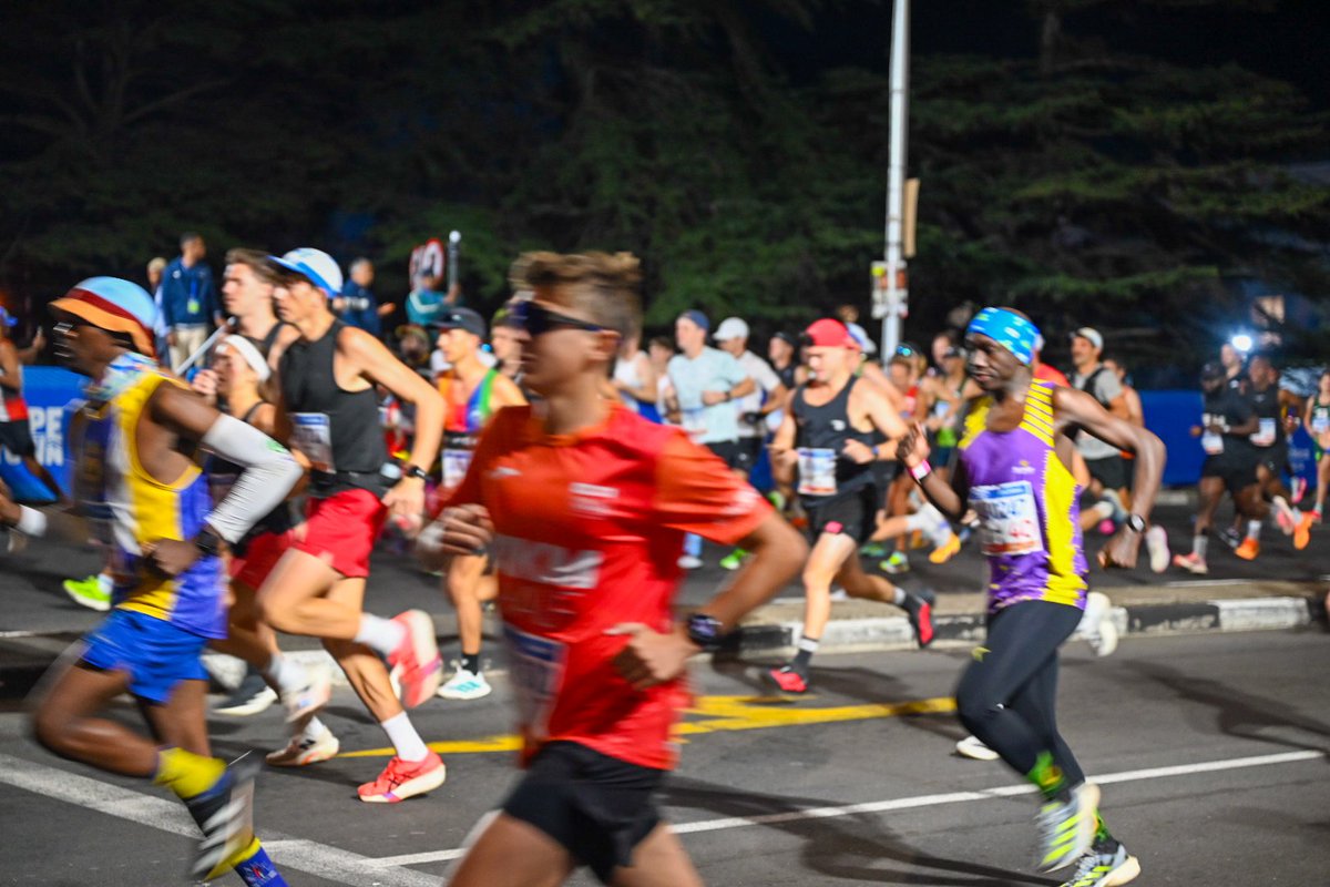 MetrorailWC's tweet photo. Runners are conquering the streets all the way to the finish line 🏃‍♂️🔥
Remember, trains are operating to get both Supporters and runners back home safely after the race 🚆. 

Timetable : https://t.co/nT3aTZFclJ 

#TTOM #PeoplesTrain #TTOM2026 https://t.co/h7lkeaBzWe