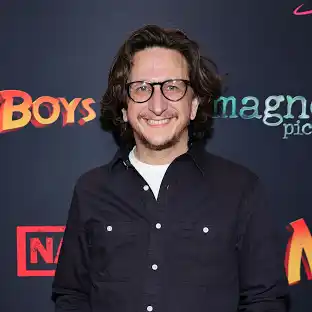 merlinpapin3's tweet photo. On souhaite un Bon Anniversaire à #PaulRust qui a 45 ans on peut le voir
The Great North
Love
Queenpins
Brooklyn Nine Nine
Pee-Wee Big Holidays
@FredOL69007
❤️si vous aimez https://t.co/34v1EhRJ1Z