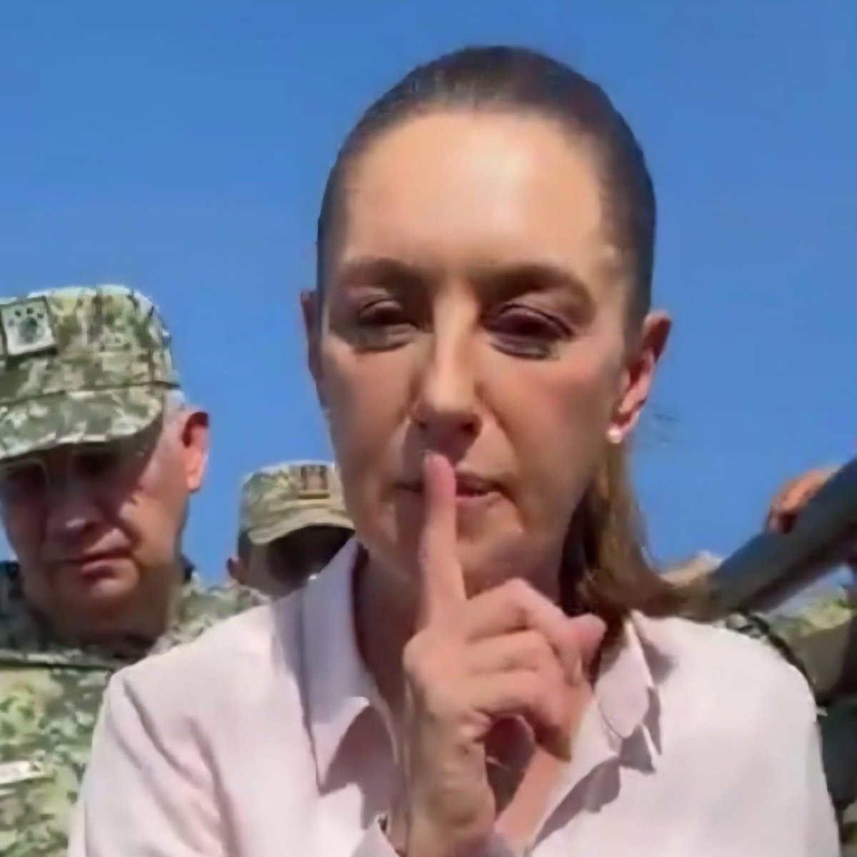 Laura 🌸 tweet media