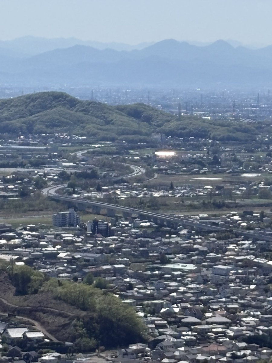d8345's tweet photo. 天狗山から見る「北関東道横風煽られブリッジ」 https://t.co/dU5Dx8SihI