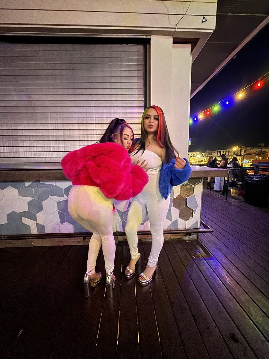 sw33tMae's tweet photo. 2 bad bitches + you 🥴😋 #denver #besties #3sum #latina https://t.co/zZo1et5Xf6