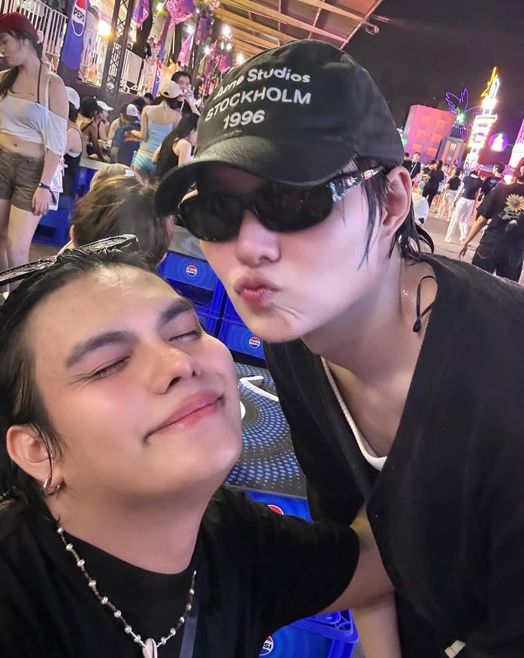 คืองี้นะน้ำปิงเด่นมากแต่ละคลิปที่ออกมาออร่าสว่างวาบชีสวยละมุนอะยิ้มหวาน ๆ ยิ่งเปียกยิ่งสวยฉ่ำยี่สิบห้าปิงออร่าไรวะสวยจนกุเพ้ออะยิ่งเห็นกะตาเนื้อไม่ไหวว😭🫠