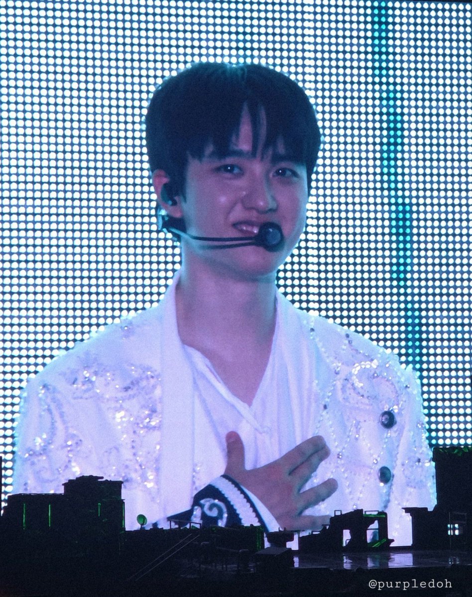 thantiyyy's tweet photo. This pic reminds me of Woobin saying
"I wanted to be angry, but after seeing Kyungsoo, i can't be angry anymore. He's sooo cute"
"why are you so cute, Kyungsoo ahh~" (continues more than 10 times) https://t.co/WlwOnFodVR