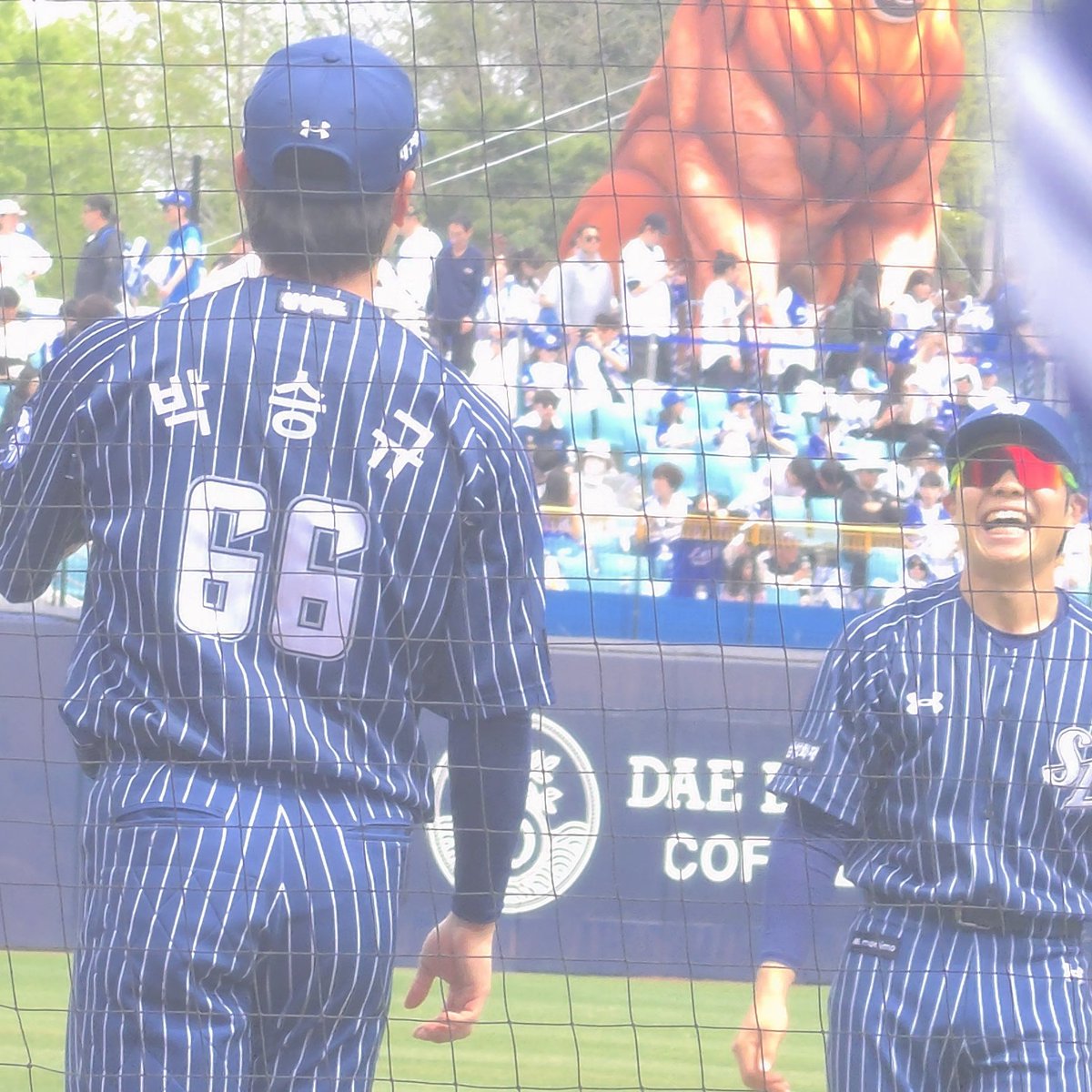 승규 검은눈물 질질 흘리는거 보고 빵터짐 ㅠ ㅈㄴ웃기긴 해
#박승규 #김지찬