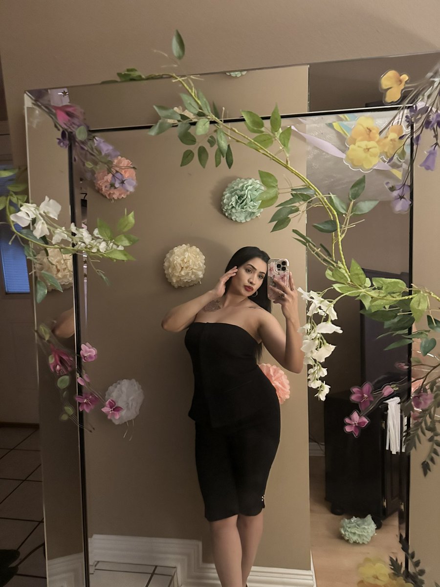 Laura Myers tweet media