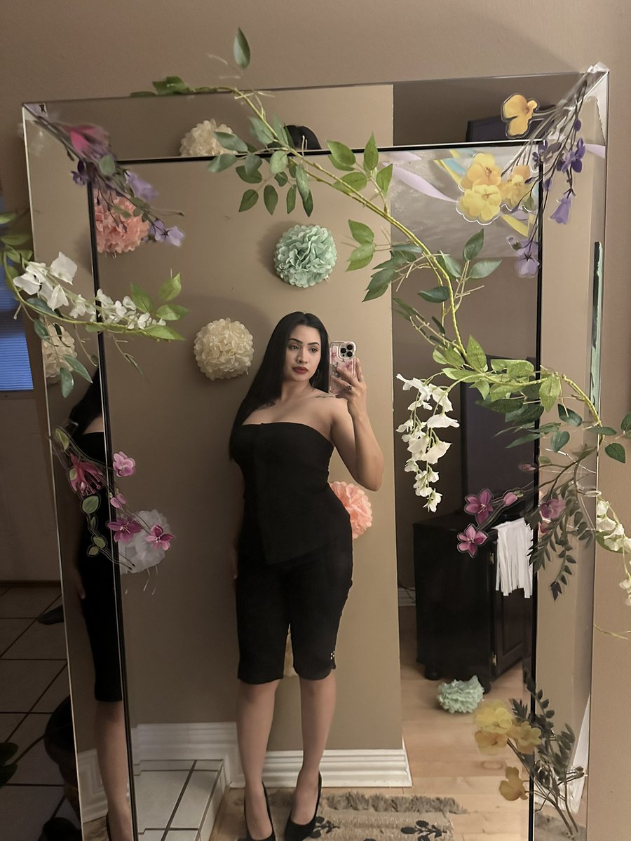 Laura Myers tweet media