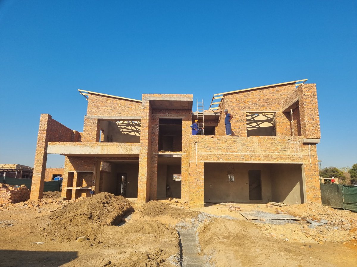 CONSTRUCTION & ENGINEERING tweet media