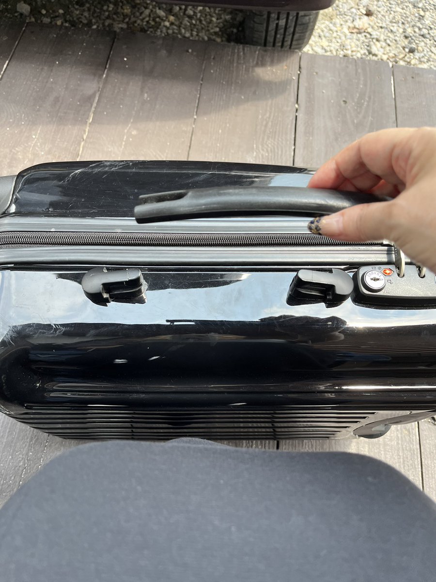 しいや tweet media