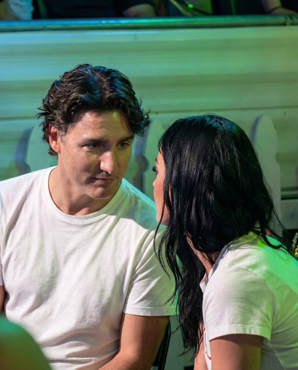 Kristian143 tweet media