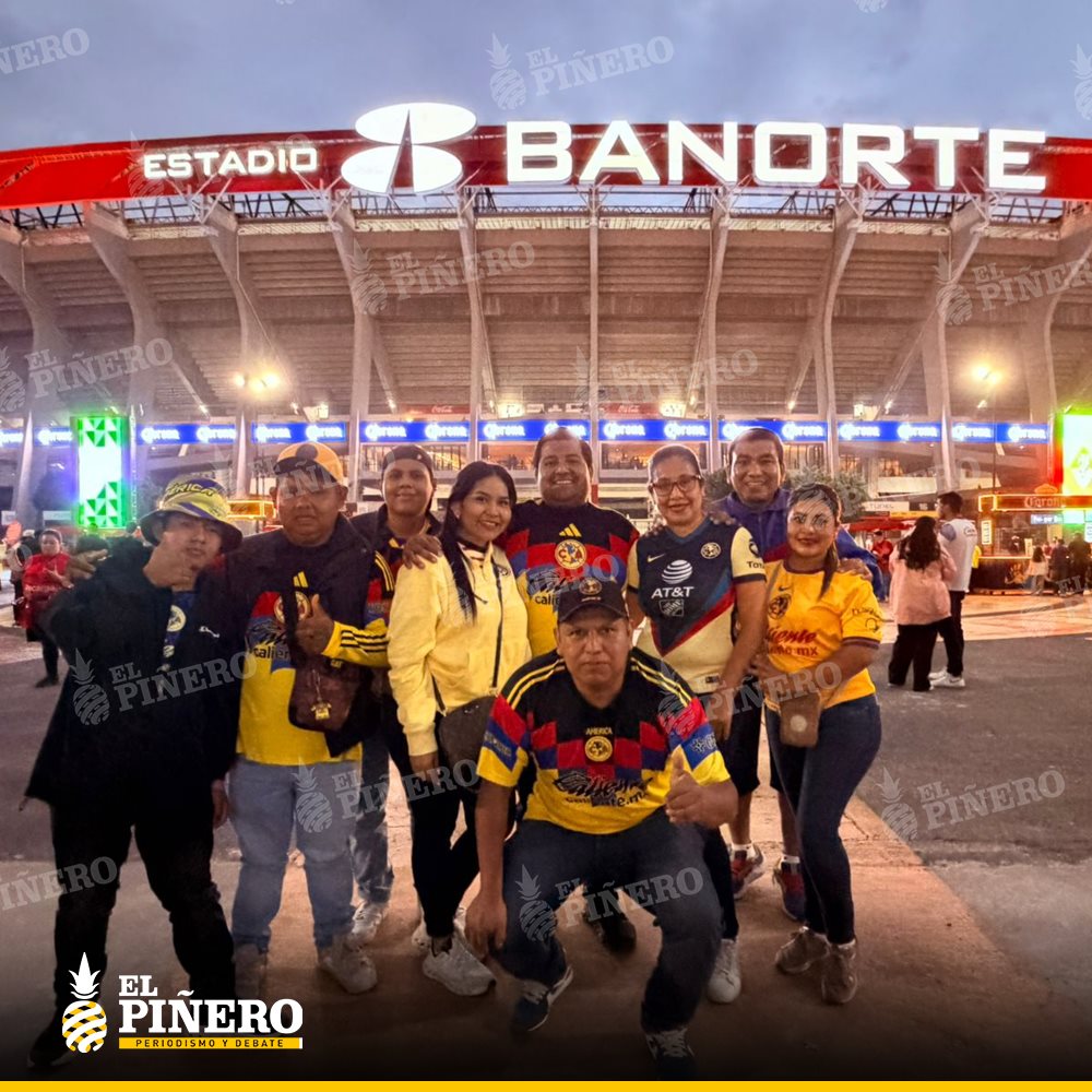 ELPINERO's tweet image. #FOTOREPORTE 🆕📸Ellas y ellos son los #tuxtepecanos que ya estrenaron la remodelación del Estadio Azteca (Banorte) para vivir la pasión del Clásico Joven: Cruz Azul vs América.

➡️ Así posaron para la lente de El Piñero Periodismo y Debate.

➡️ El inmueble luce renovado de cara
