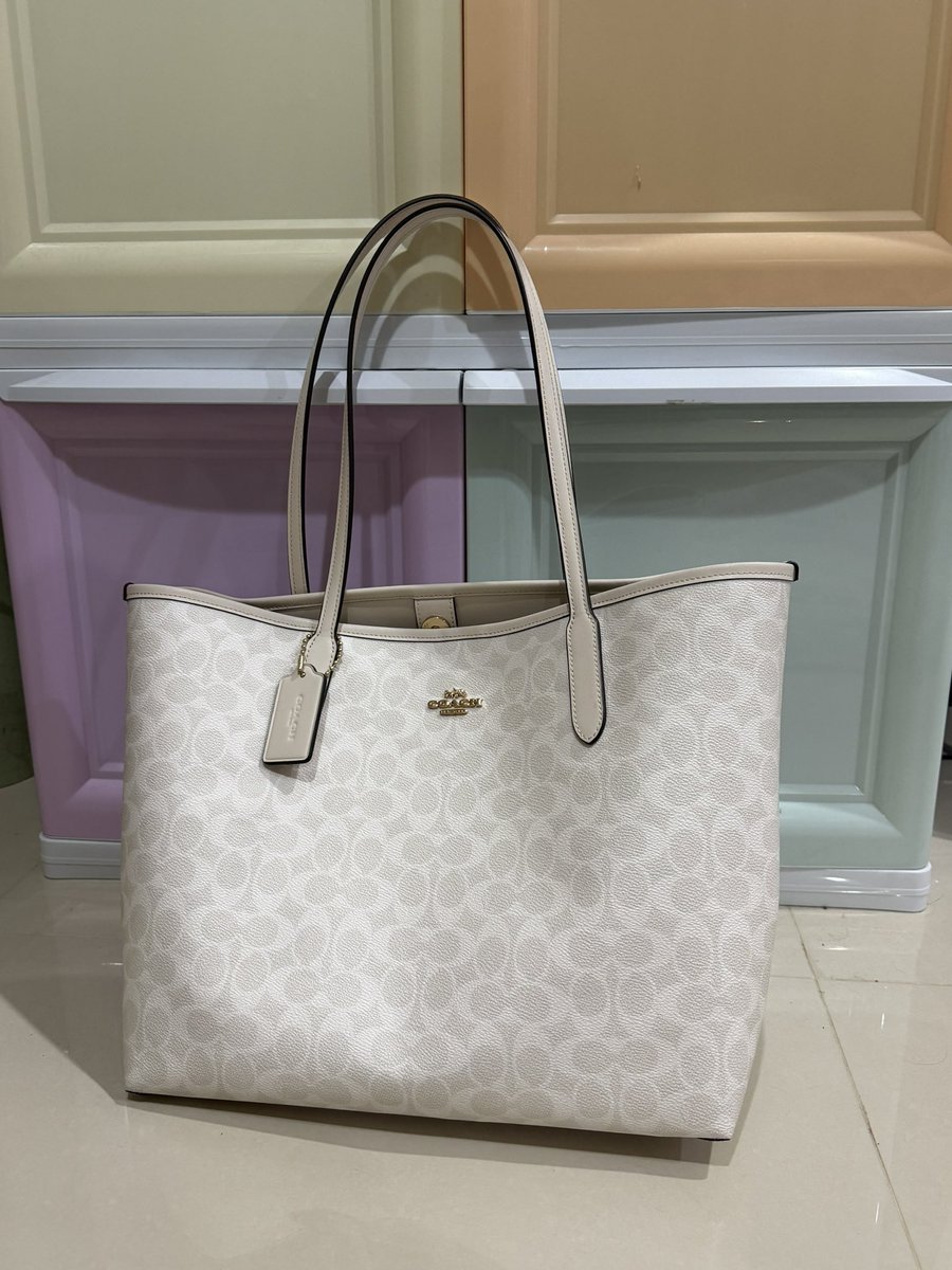 bbythevey's tweet image. ส่งต่อ city tote bag จาก coach outlet ใช้งาน 1 ครั้งสภาพ 100%

3,800฿ (รวมส่ง)

สนใจ/ สอบถามเพิ่มเติม dm ค่ะ

#coach #ส่งต่อกระเป๋า #กระเป๋ามือสอง
#coachthailand #ส่งต่อCoach 
#coachส่งต่อ #Coachมือสอง #กระเป๋าแบรนด์เนมมือสอง #ส่งต่อ #ส่งต่อกระเป๋า