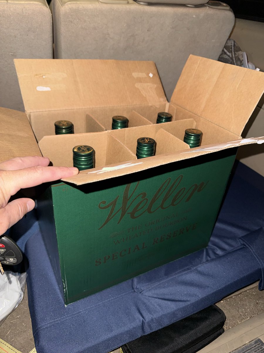 Predsnsneds's tweet image. Silver linings from a 3 day volleyball tournament in Louisville on Masters weekend. #Handles