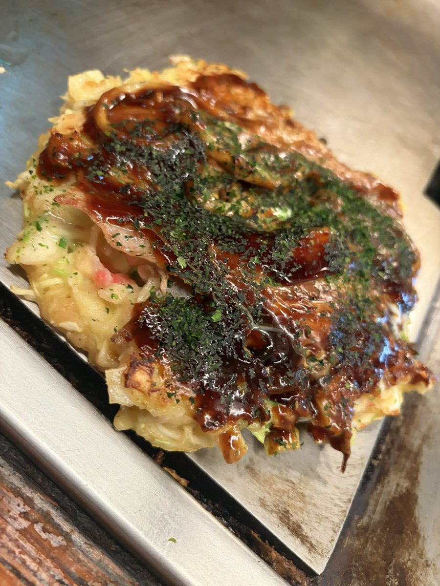 きじ　梅田スカイビル店
30分くらい前に並び始め
10人ぐらい並んでたかな
早めに並んどいてよかった

目の前で店員さんが焼いてくれるスタイル
ミッスク美味しかった