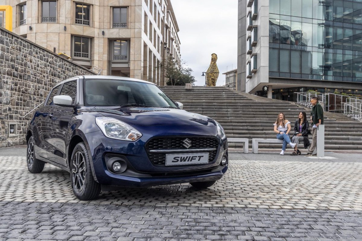 AutoTraderSA's tweet image. The cheapest car to maintain in SA... is it the one you think? We’ve crunched the numbers on the most popular #hatchbacks and #SUVs to see who wins the 'Best Budget' crown. bit.ly/WhatIsTheCheap…
#CarTips #BudgetHacks