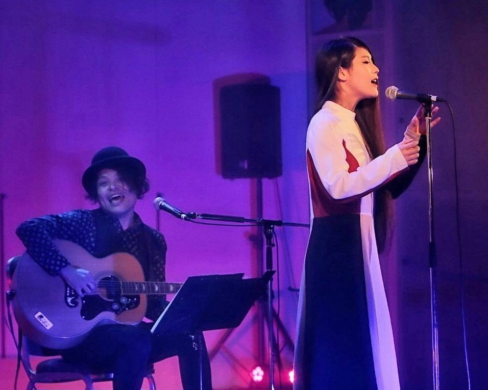 miyaji_higen's tweet photo. 4/18(土)は主催ライブ
FOCUS Vol.36開催
残り6席、ご予約お問い合わせお待ちしております。

ヒゲンジツシュギ主催LIVE
FOCUS Vol.36

18:00 OPEN／18:30 START
 @高知市本町3-2-45 spoon

ACT
LUXE／美琴／Chihaya／宮地克也

お問い合わせは
フライヤーに記載のメールアドレス
もしくはDMにて https://t.co/dVVba0dyZG
