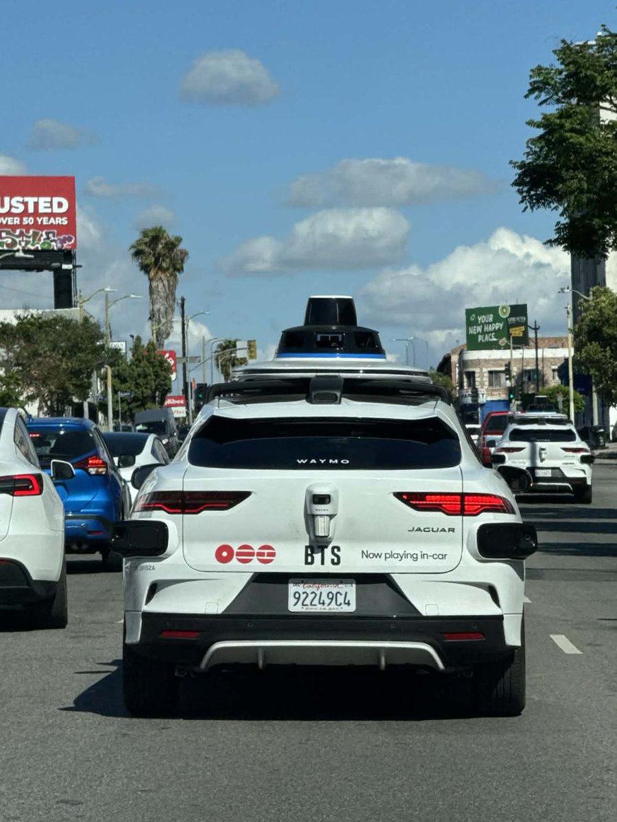 flytomynamu's tweet photo. i’m crying i got cut off by a bts waymo while driving in la https://t.co/gMmVRZVe4w