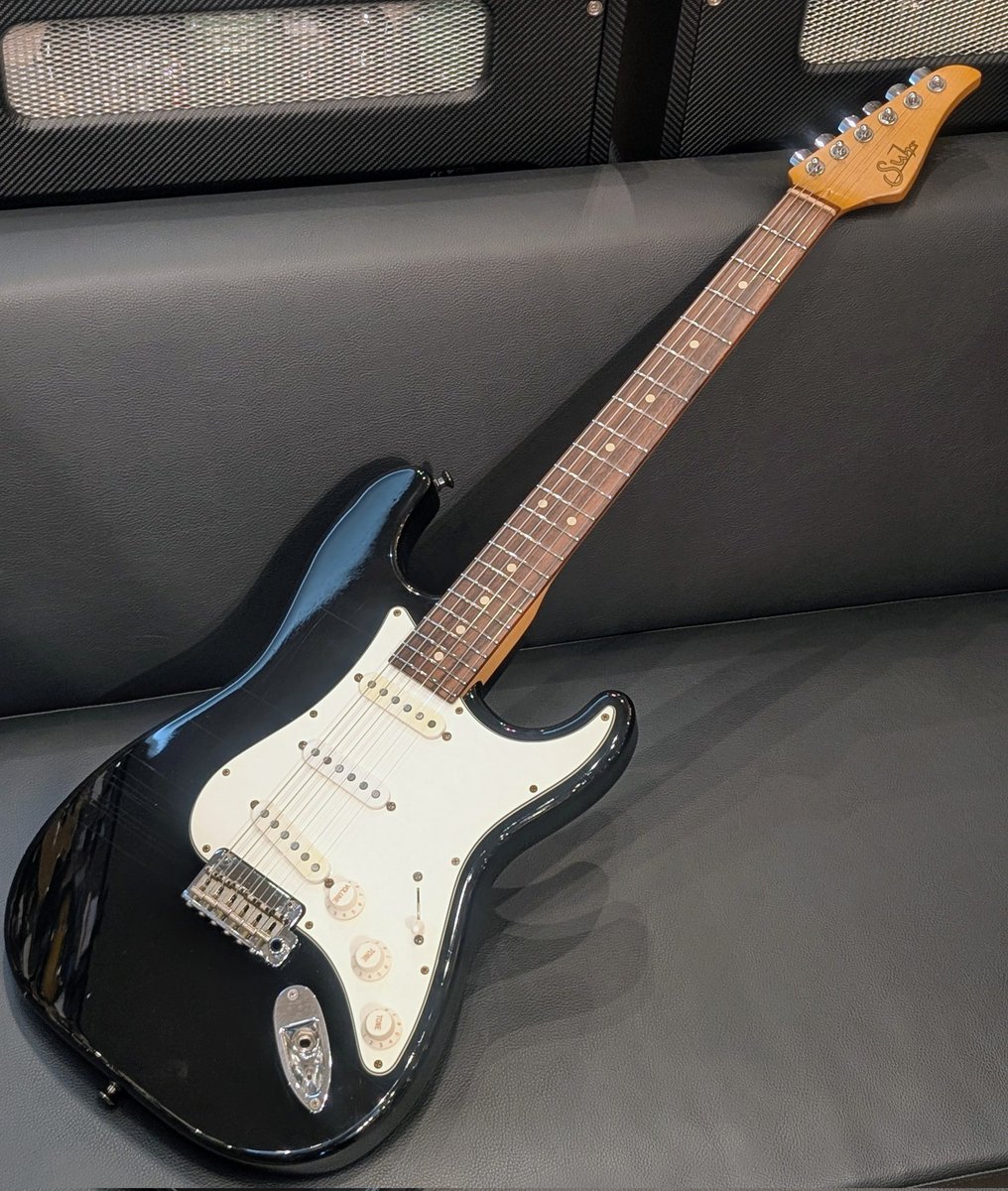 GClub_Umeda's tweet image. 【中古入荷：Suhr Classic S】
ピュアなサウンドと高い演奏性を両立。SSCII回路により、あのシングルコイル特有のノイズを解消しています！
使用感はありますが、エイジド仕上げと馴染んで非常に良い雰囲気。演奏コンディションも良好です。
詳細・ご購入はこちらから！👇

#Suhr #エレキギター #サー