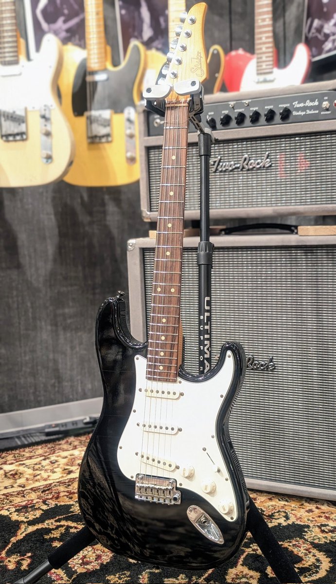 GClub_Umeda's tweet image. 【中古入荷：Suhr Classic S】
ピュアなサウンドと高い演奏性を両立。SSCII回路により、あのシングルコイル特有のノイズを解消しています！
使用感はありますが、エイジド仕上げと馴染んで非常に良い雰囲気。演奏コンディションも良好です。
詳細・ご購入はこちらから！👇

#Suhr #エレキギター #サー