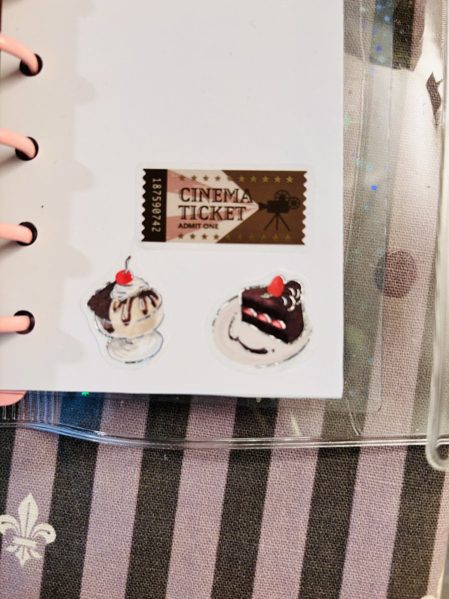 Kingdom parade / Ark tweet media