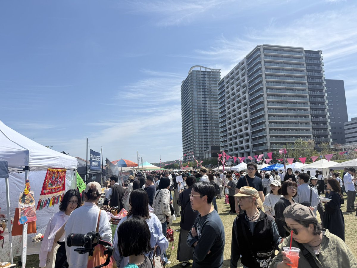 minato0213's tweet photo. 天気にも恵まれせいせきメリーゴーランドは過去���の盛り上がり🎠
せいせきのイベントでもここまでの広がりと熱量は見たことがない
もう勢いで花火大会もくっつけて欲しい https://t.co/uD0hy8NZvH