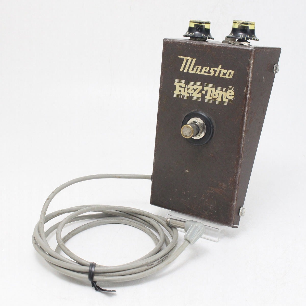 ishibashichamz's tweet image. 【エフェクターフロア中古情報】

【中古】MAESTRO / FZ-1A FUZZ TONE

世界初のペダル型のエフェクターとして発売され、ローリング・ストーンズの名曲での使用などで知られるFZ-1。
こちらは1960年代半ばにマイナーチェンジが施されたFZ-1Aでございます。

#fuzz