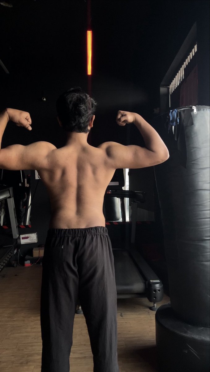 tyagi_in_dev's tweet photo. 6 months can change everything ->if you stay consistent.

Simple rule: 2g protein per kg bodyweight daily. https://t.co/KmFi5JxgCk