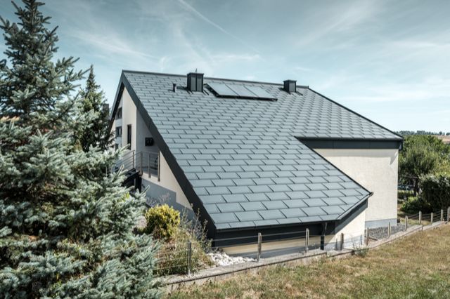 Bauschweiz's tweet photo. Das langlebige Leichtgewicht
https://t.co/ewnf8LR8JQ
#Aluminium, #Aluminiumprodukte, #Bedachung, #Dach, #Dacheindeckung, #Dachplatte, #Fassadensysteme, #Kreislaufwirtschaft, #PREFA https://t.co/vlft0hCER3