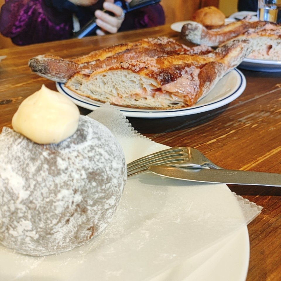 choconuts_style's tweet image. #kiso 
明太子フランスパーン❣️
じゅわっ
イートイン限定の生ドーナツは飲めます(　ﾟдﾟ)ｸﾜｯ♡