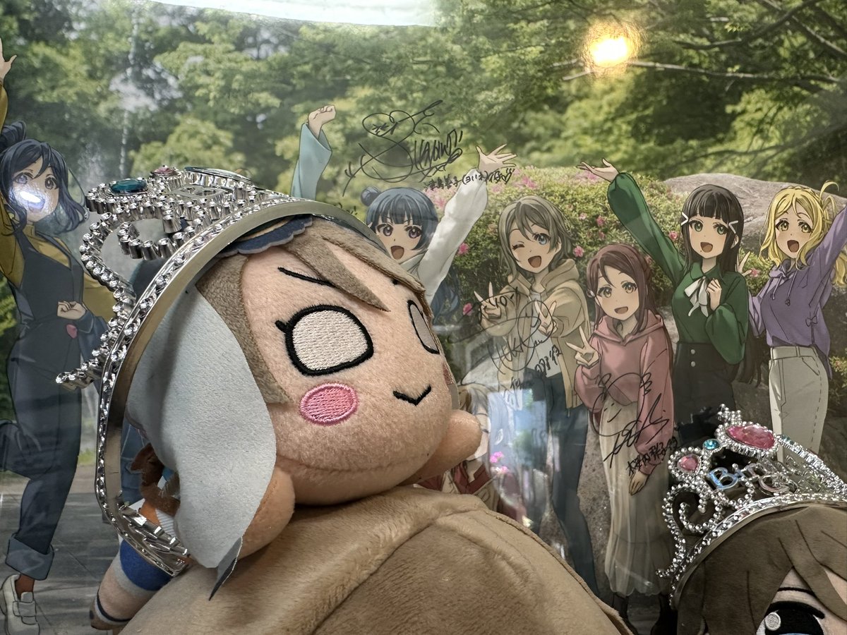 ４月１２日（日）

４月１７日は⚓️曜ちゃん⚓️の誕生日ですので、当館でも曜ちゃんの誕生日装飾展示を本日から行います！

展示期間は５月６日（水・祝）までとなりますので、この機会に是非清水町観光案内所へお越しくださいませ！

#Aqours
#lovelive
#渡辺曜生誕祭2026