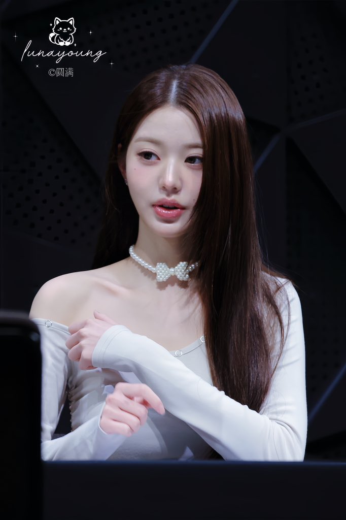 wonyoung_luna's tweet photo. 260411
#장원영 #원영 #JANGWONYOUNG
#IVE #아이브 https://t.co/YG5gkkCYzN