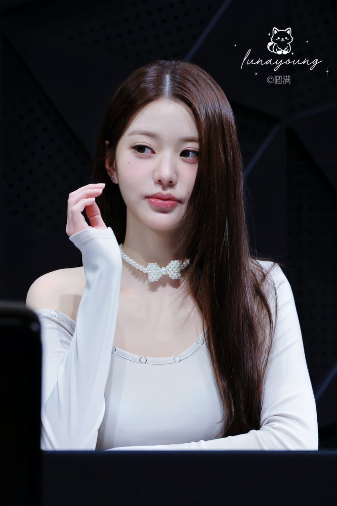 wonyoung_luna's tweet photo. 260411
#장원영 #원영 #JANGWONYOUNG
#IVE #아이브 https://t.co/YG5gkkCYzN