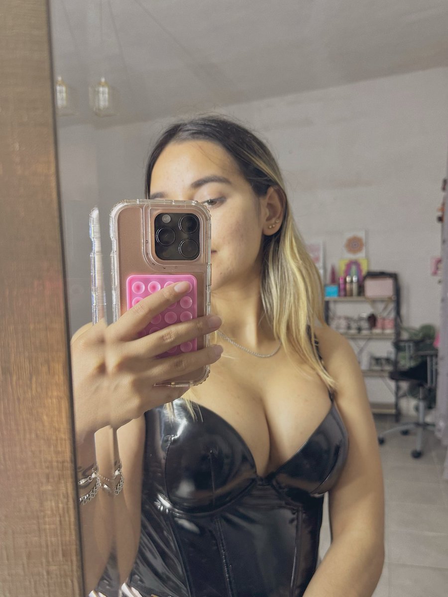 liznavlop88's tweet photo. Bbs únanse al grupo freee estoy subiendo más cosas ahiii🍼🔥🐣🔥🔥🔥💦💦☔️👅👅

https://t.co/T4CAPK2UcA https://t.co/2StMfHcTdu