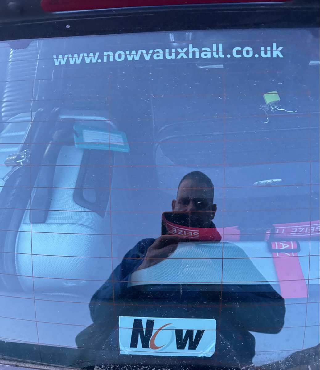 Aaron Vine tweet media