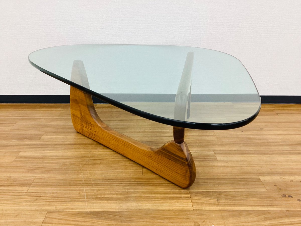 trefac_market's tweet photo. 【Vitra/ヴィトラ】独創的なガラス天板のローテーブルを入荷しました！【Coffee Table】
https://t.co/Qvdp4uzWNT

#特選家具 #テーブル #ローテーブル #Vitra #トレファクマーケット久喜店 https://t.co/ACoV11ENm8