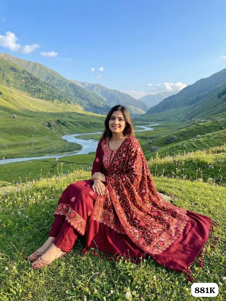 Foodie_Haya's tweet photo. Indian women with their culture. https://t.co/bNdkJw0f0W