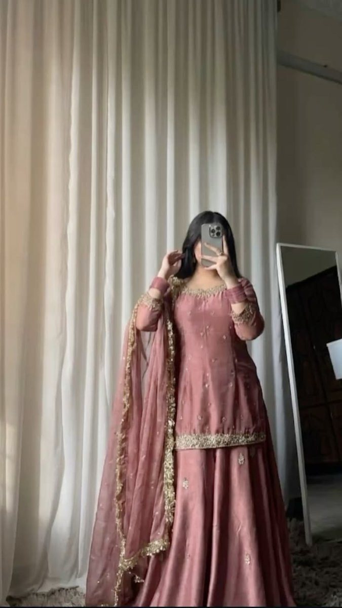 Foodie_Haya's tweet photo. Indian women with their culture. https://t.co/bNdkJw0f0W