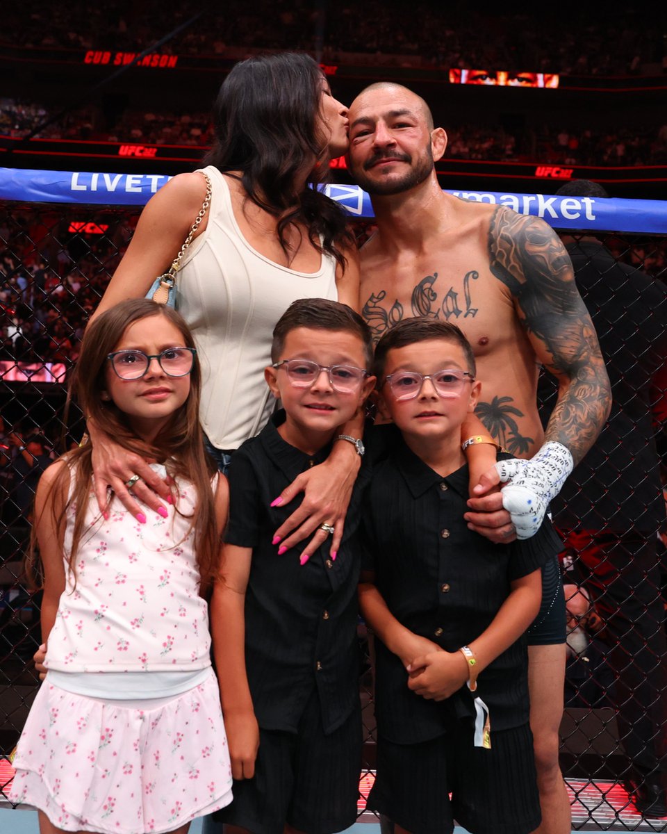 UFC tweet media