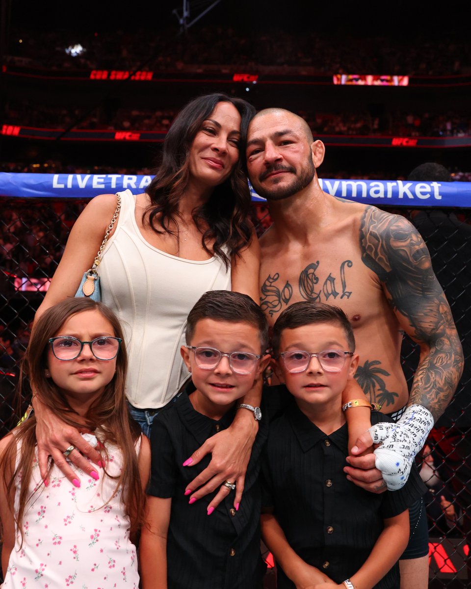 UFC tweet media