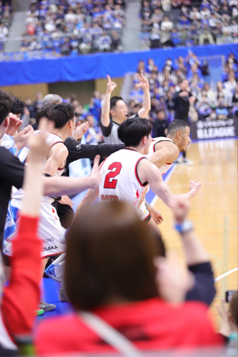 ildf1's tweet photo. マーフィーのスリー
たくみんの方が喜んでる😂 https://t.co/4hZY3ZlyIO