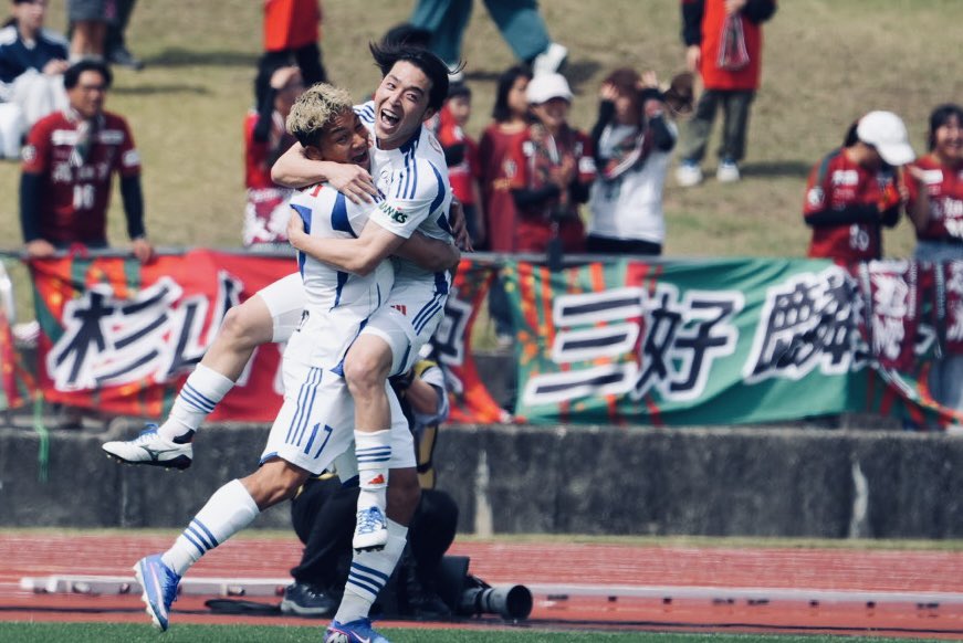🧡🦢💙 先制ゴールは #奥村仁 選手‼️ サポーターの大声援に背中を押