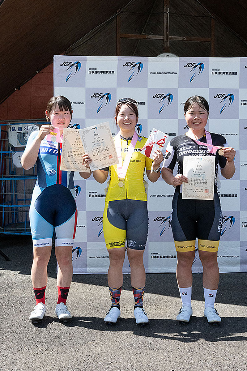 チャレンジサイクルロードレース 女子U23＜表彰式＞ 1位 田中 麗奈