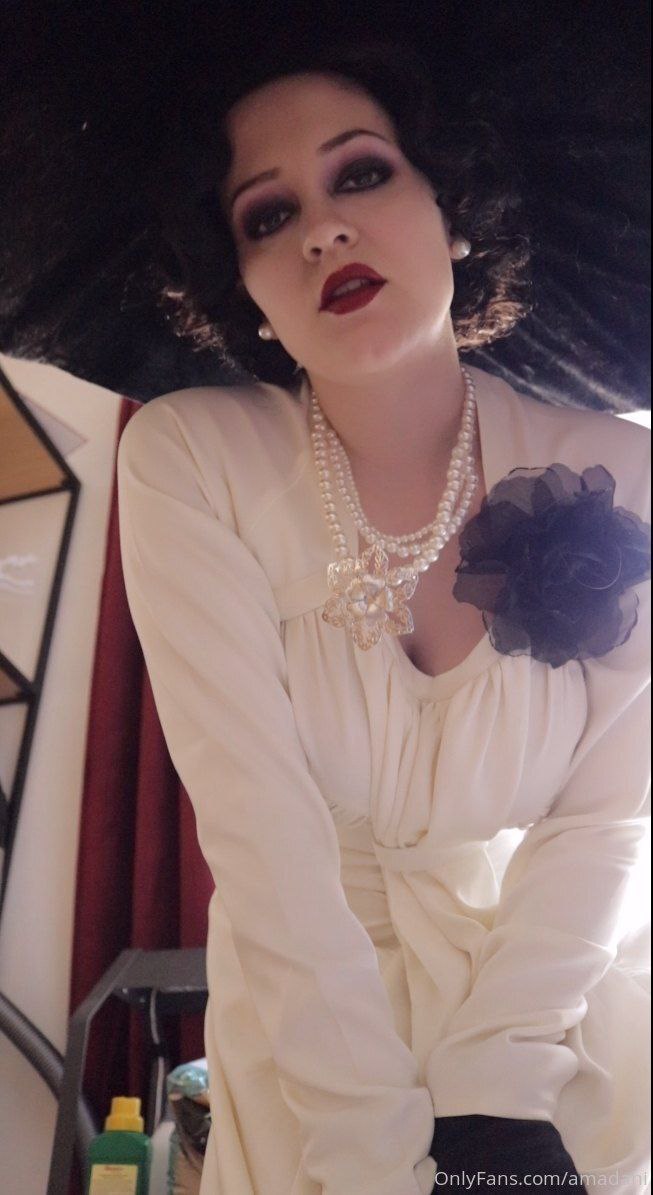 LILLY BABE tweet media