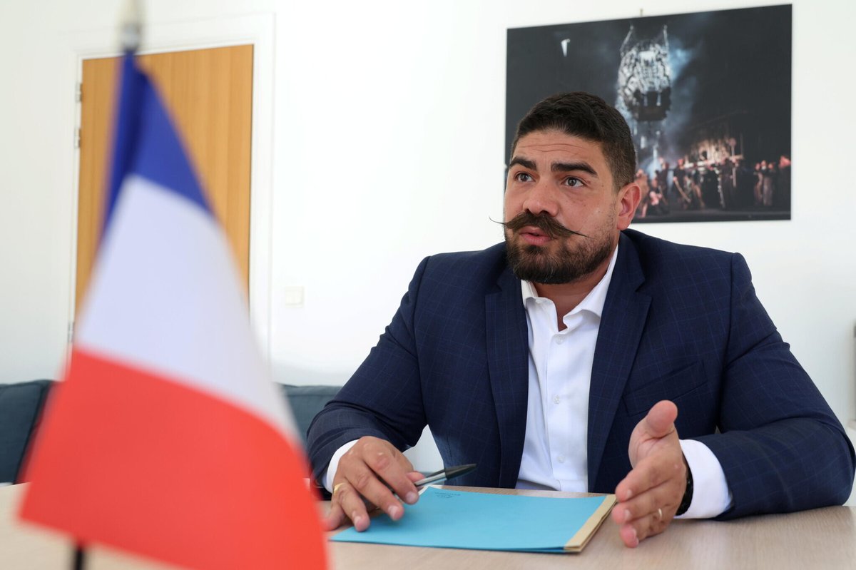 Le Parisien tweet media