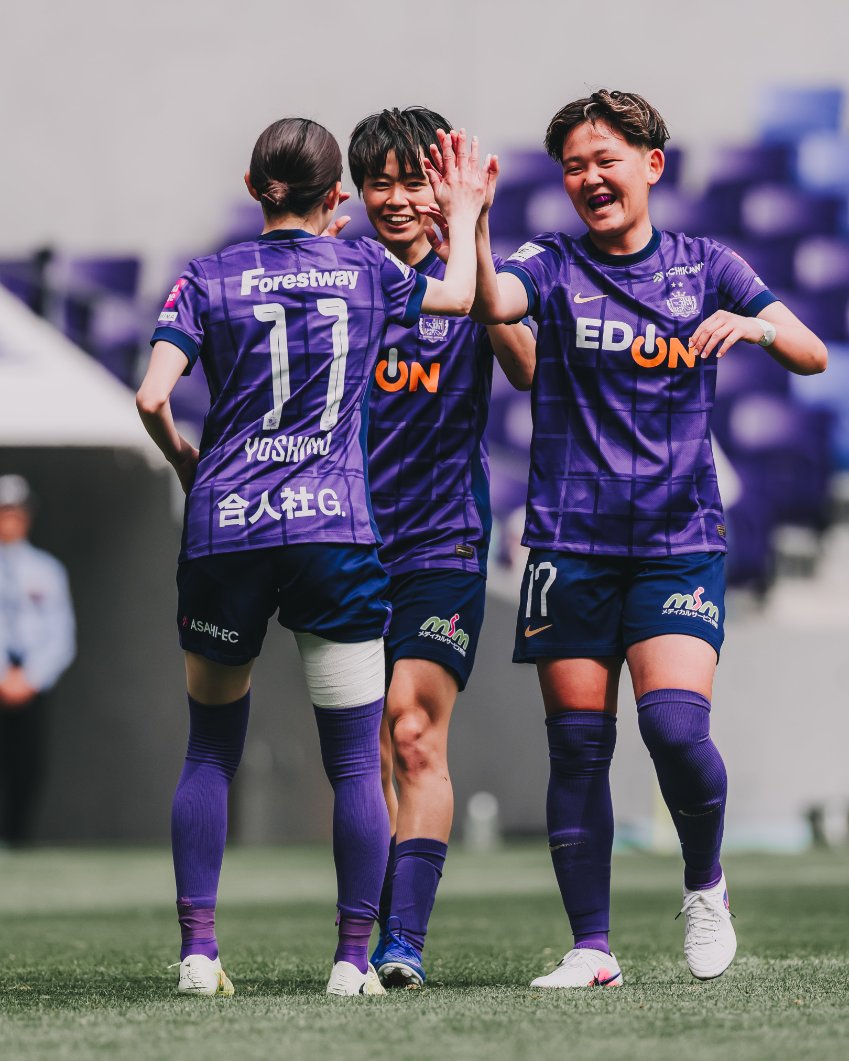 サンフレッチェ広島レジーナ 中嶋淑乃 クラシエカップ優勝記念 星型キーホルダー Wエースでカウンター完結🏹 #中嶋淑乃 の単独突破から #上野真実 が