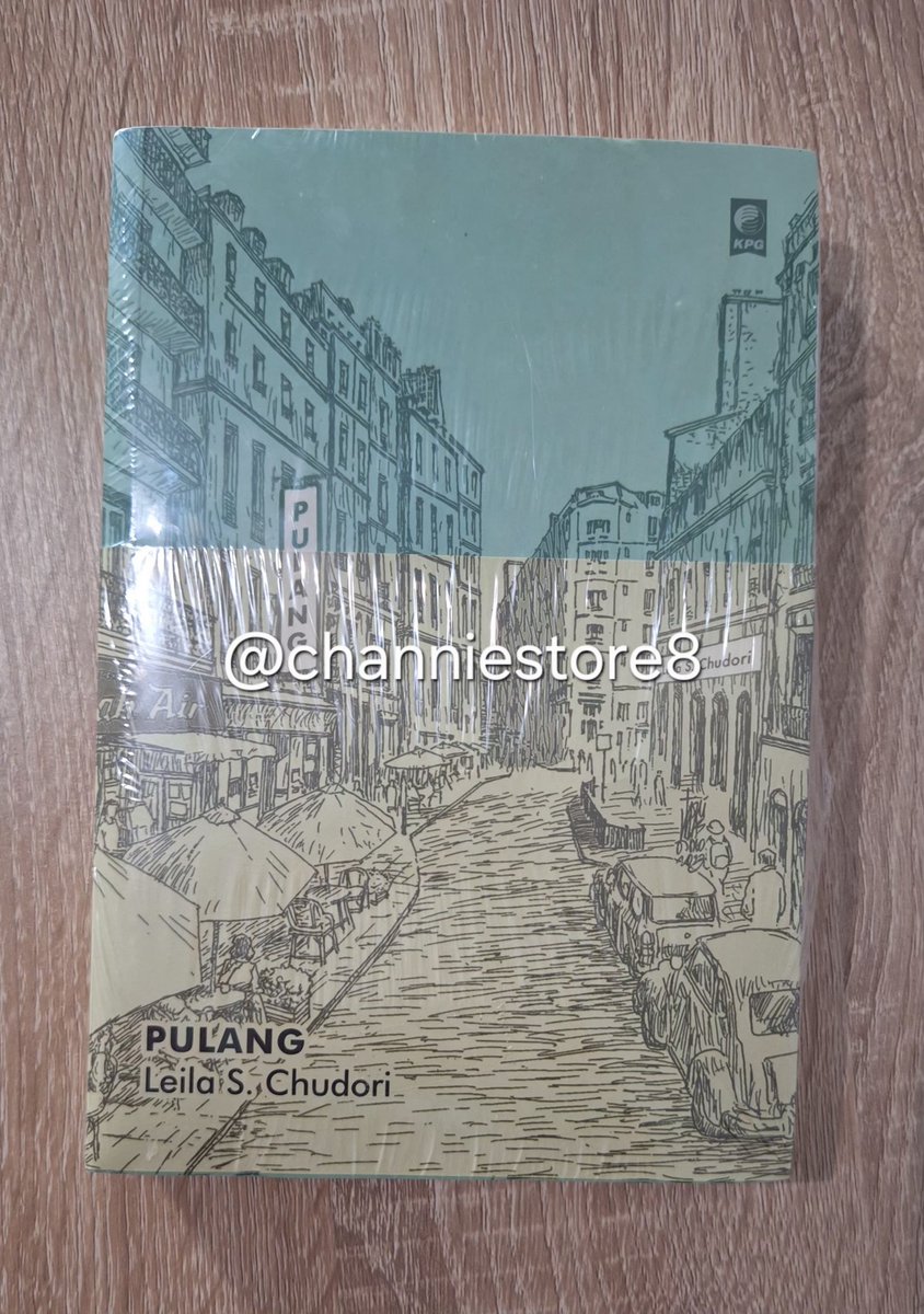 channiestore8's tweet photo. hi guyss aku mau preloved buku pulang leila s. chudori, ini sealed tapi plastiknya sobek dibagian pinggir. wts karena beberapa alasan pribadi aku ga pengen baca buku ini lagi. aku jual di 70k ya🫰 https://t.co/TZ6XvQ8LKy