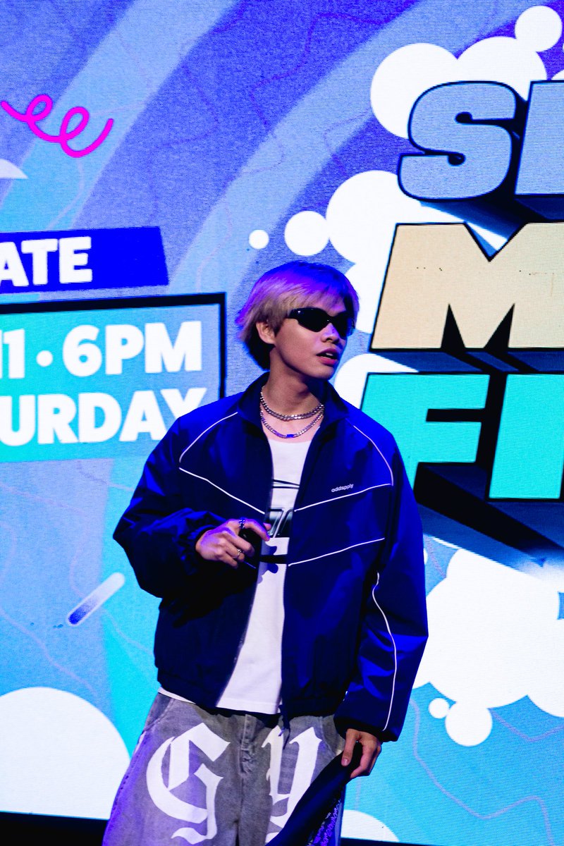 yenburceph's tweet photo. [❦︎]

walang preno pag si boss yen na ang nasa entablado. 🎤

 ૮ ྀི˃̵ ࿁ ˂̵ 𑁬
🧾 https://t.co/yqSMKPxe39
⛓️ https://t.co/zAvFH4dPOq

SBTOWN SECOND FIESTA #SBTownMusicFiesta2 #GYatSBTownMusicFiesta2 
#GY @gyowboi @mxryxnbcn https://t.co/xkeh6DD9vA