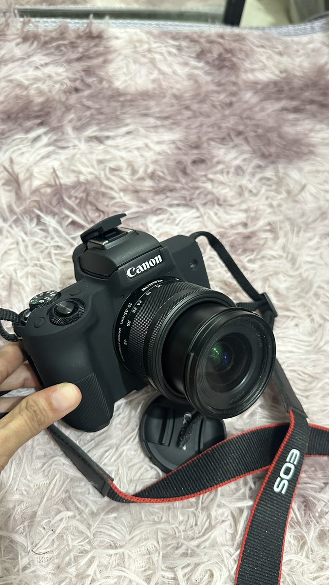 athiseptiani's tweet photo. WTS Canon M50 Lensa Kit Utama (EF-M 15-45mm IS STM) lengkap dengan charger baterai + dus. Body masih mulus, jarang dipake. Bisa cod depok &amp; sekitaran kuningan https://t.co/8hqi79iX40