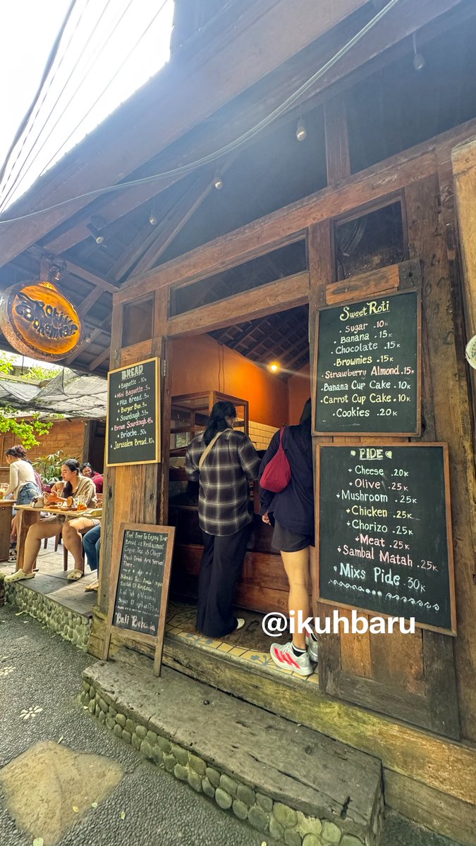 ikuhbaru's tweet photo. Bali GAK selalu MAHAL
Bali GAK selalu HEDON

range harga bener2 bisa disesuaikan sama kantong kok

ini contohnya di Ubud📍 Roti Bohemia, start from 10K, lokasi sebelahan sama kawasan monkey forest ramah di kantong dan cocok buat chill https://t.co/G4ZdMsvvhF