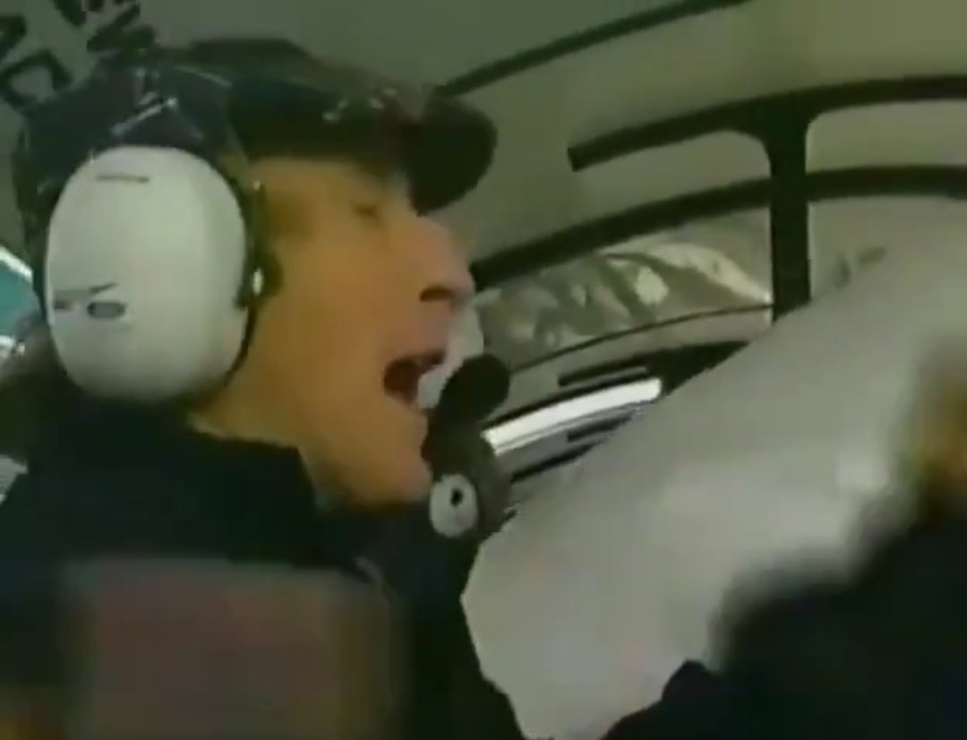 ʟ ʏ 🏁🏎 tweet media